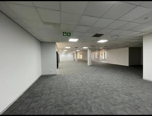 412M² OFFICE TO LET IN BRYANSTON